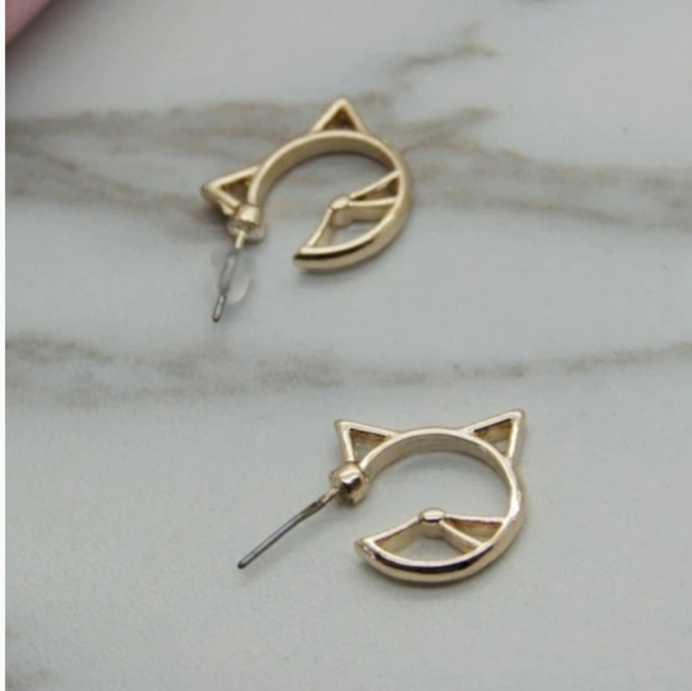 LAST Silver Cat Earrings Kittykat Hoops NWT NEW - Picture 5 of 7